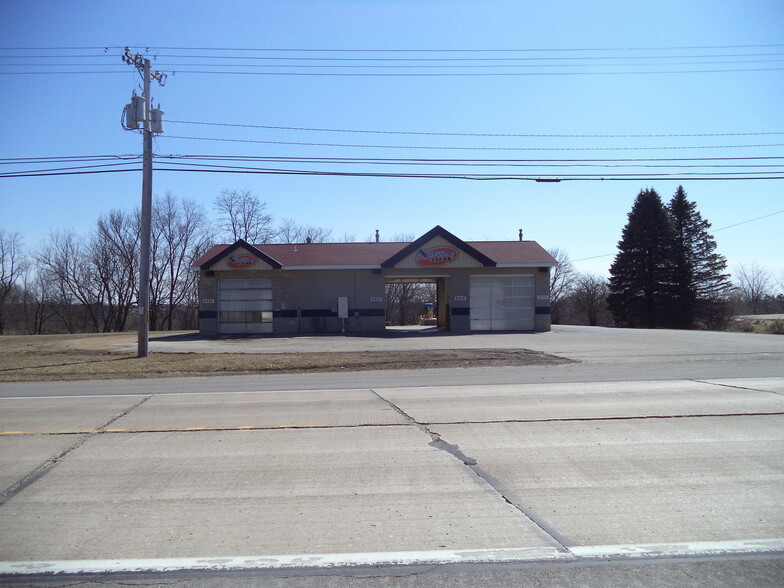 871 Dodge St, Mineral Point, WI à vendre - Photo du bâtiment - Image 1 de 1