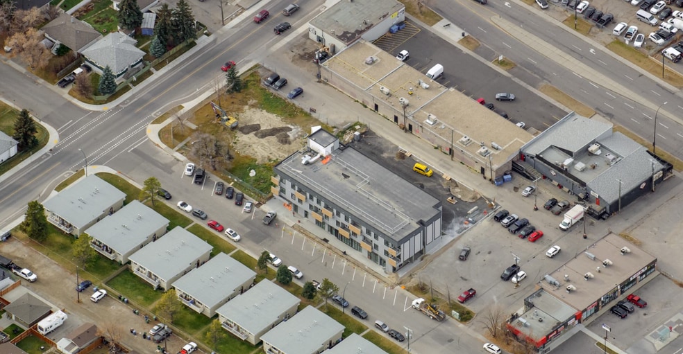 1823 37 St SE, Calgary, AB for lease - Building Photo - Image 2 of 4