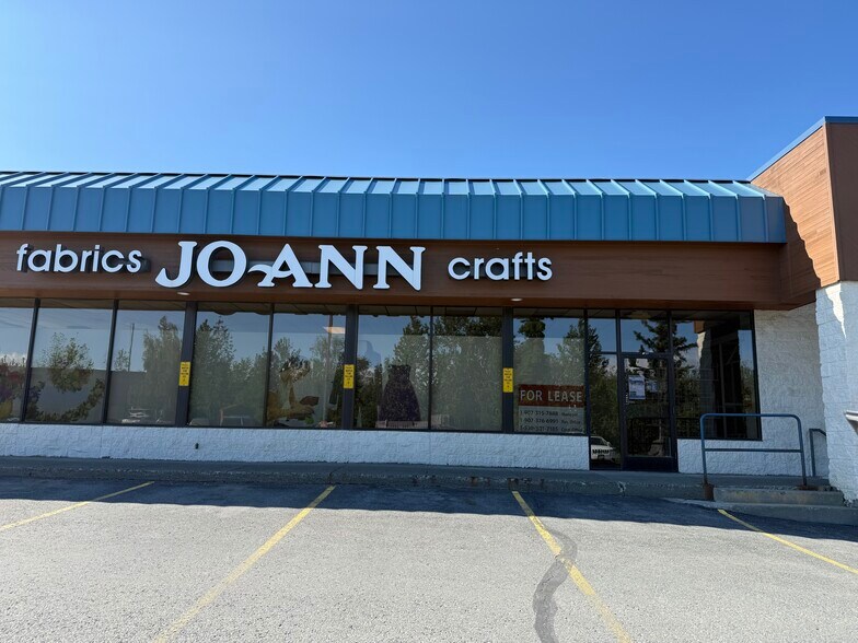 1830 E Parks Hwy, Wasilla, AK à louer - Photo du bâtiment - Image 2 de 6