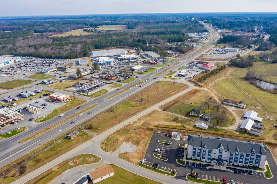101 Arnold Dr, South Hill, VA à vendre - Aérien - Image 1 de 19