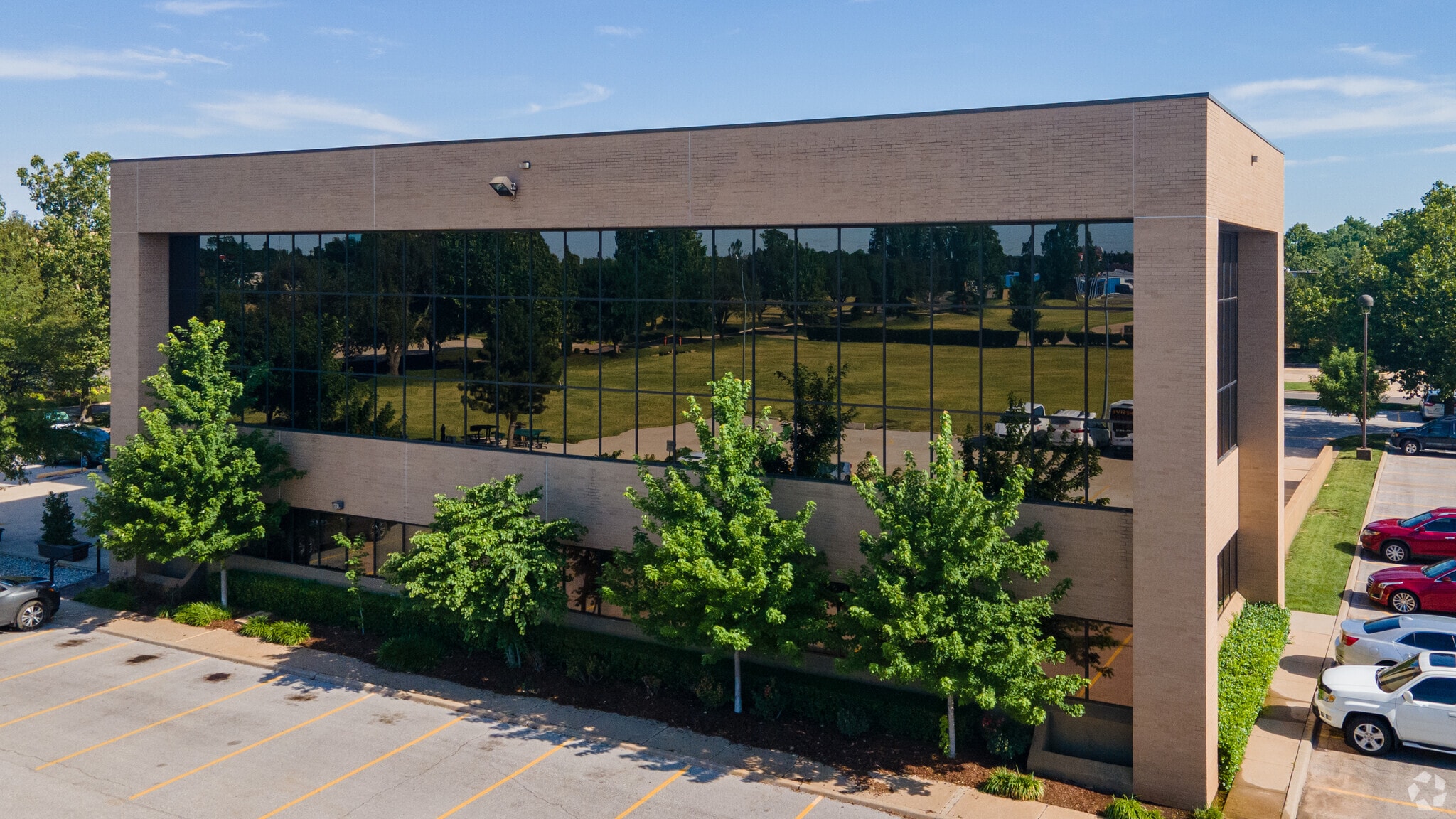 4100 Perimeter Center Dr, Oklahoma City, OK for lease Primary Photo- Image 1 of 8