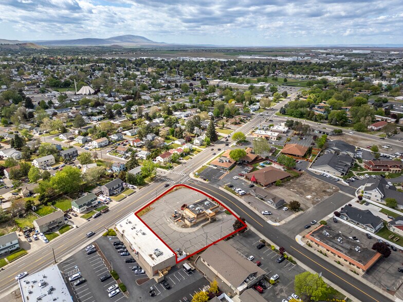325 Torbett St, Richland, WA à louer - Photo du bâtiment - Image 3 de 15