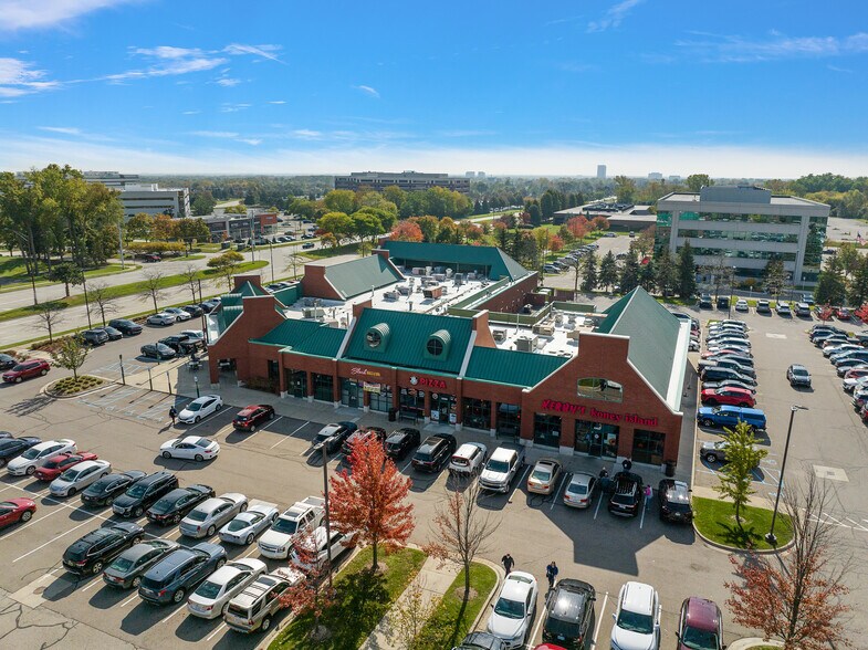 5365-5407 Crooks Rd, Troy, MI à louer - Photo du bâtiment - Image 2 de 4