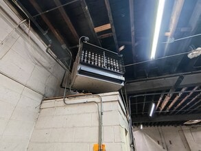 54th Street 58-71 54th Street, Maspeth, NY à louer Photo intérieure- Image 2 de 4