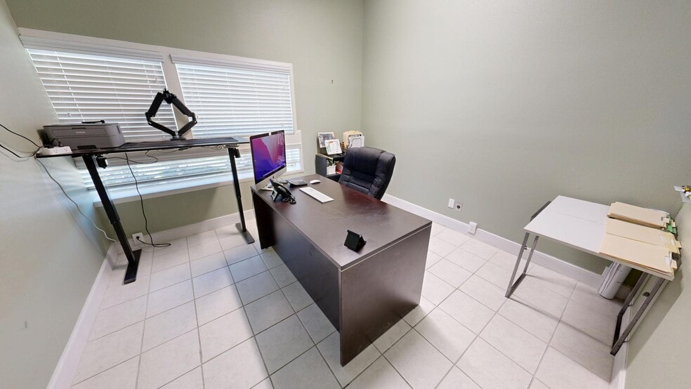 103301 Overseas Hwy, Key Largo, FL for sale - Interior Photo - Image 3 of 21