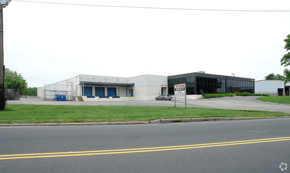 555 Cottage St, Springfield, MA for lease - Primary Photo - Image 1 of 3