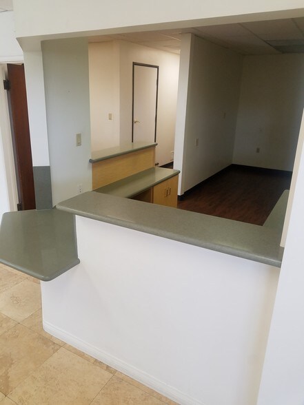 1808-1812 Artesia Blvd, Redondo Beach, CA for lease - Building Photo - Image 2 of 6