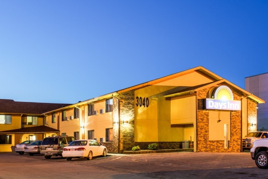 3040 5th Ave S, Fort Dodge, IA à vendre - Photo du bâtiment - Image 3 de 84