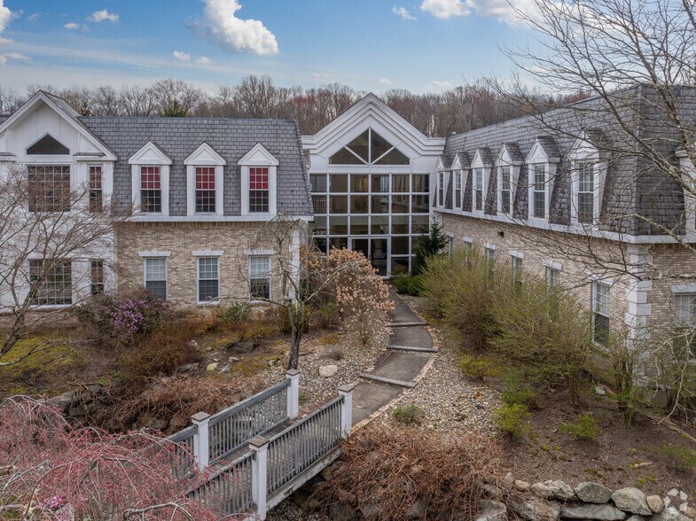 135 Kinnelon Rd, Kinnelon, NJ à vendre - Photo du bâtiment - Image 2 de 5