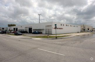 Plus de détails pour 2470-2490 NW 151st St, Miami, FL - Industriel à louer