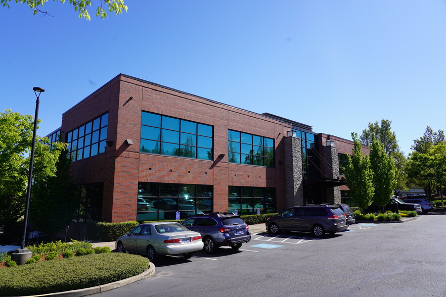 8050 SW Warm Springs St, Tualatin, OR for lease - Building Photo - Image 1 of 8