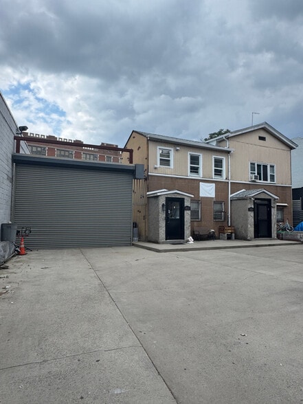 1820 McDonald Ave, Brooklyn, NY for lease - Building Photo - Image 2 of 4