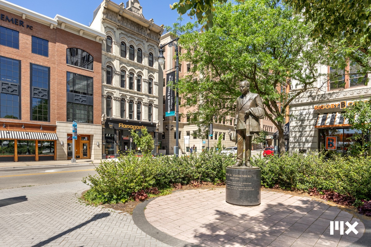 139 Pearl St NW, Grand Rapids, MI for sale Building Photo- Image 1 of 53