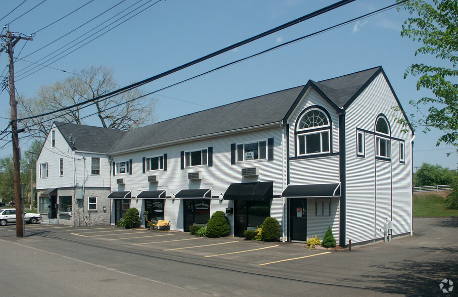 88 Old Broadway W, North Haven, CT à vendre - Photo principale - Image 1 de 1