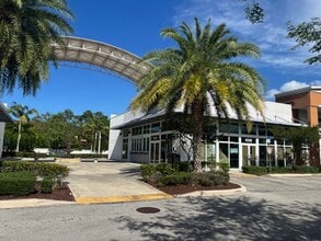 6510-6596 N University Dr, Tamarac, FL à louer Photo intérieure- Image 1 de 17
