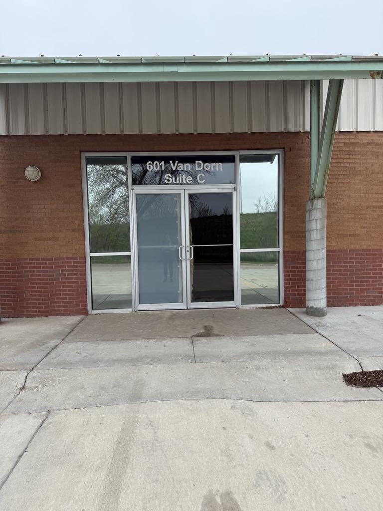 601 Van Dorn St, Lincoln, NE for lease Building Photo- Image 1 of 10