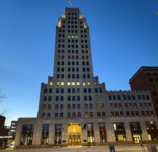 116 E Berry St, Fort Wayne, IN à louer - Photo du bâtiment - Image 3 de 22
