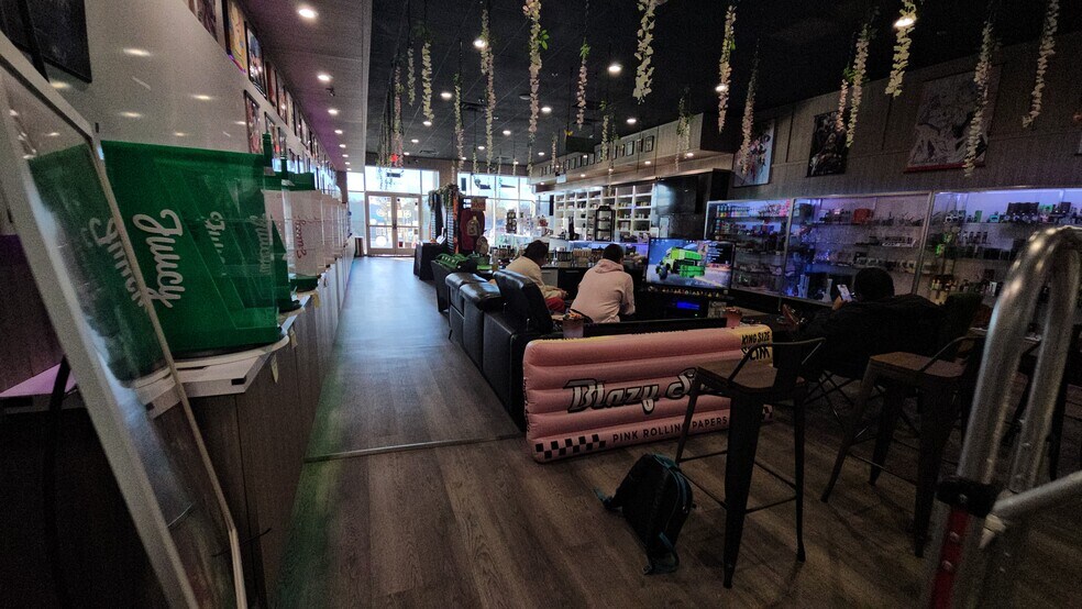 4217-4251 John Marr Dr, Annandale, VA à louer - Photo du bâtiment - Image 3 de 17