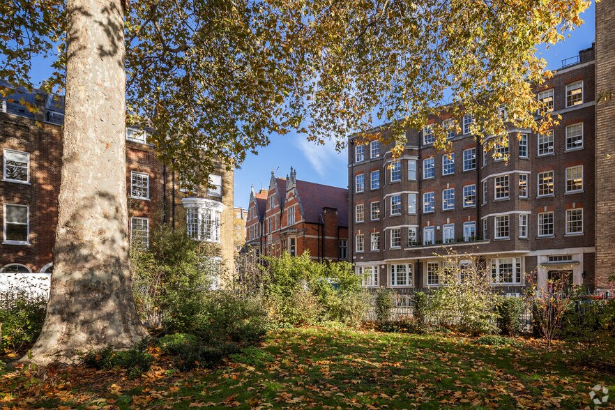 10-11 Charterhouse Sq, Londres à louer - Photo du bâtiment - Image 2 de 6