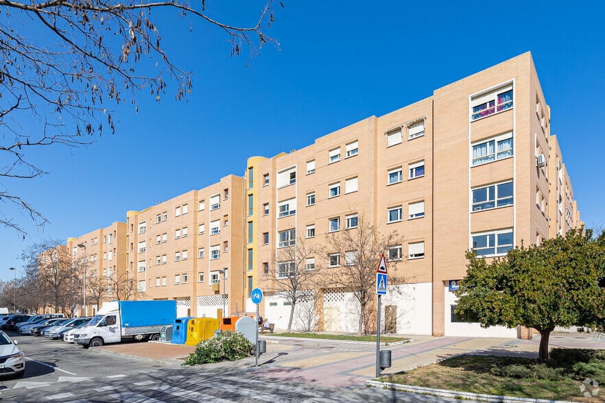 Calle Estocolmo, 122, Alcorcón, Madrid for sale - Building Photo - Image 1 of 3