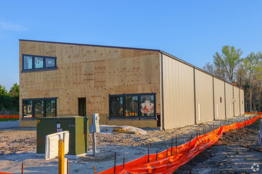 3335 Pennington Dr, Wilmington, NC for lease - Building Photo - Image 2 of 4