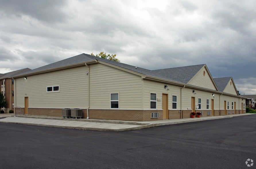 5 N Commerce Park Dr, Cincinnati, OH for lease - Primary Photo - Image 1 of 2