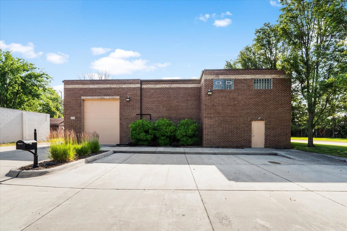 32230 Garfield Rd, Fraser, MI for sale Building Photo- Image 1 of 25