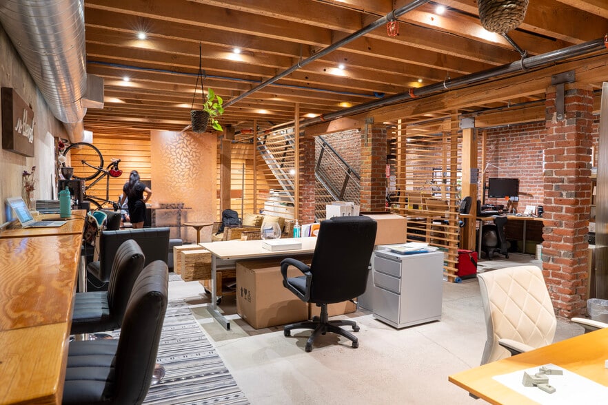 314 1st Ave S, Seattle, WA for lease - Interior Photo - Image 2 of 17