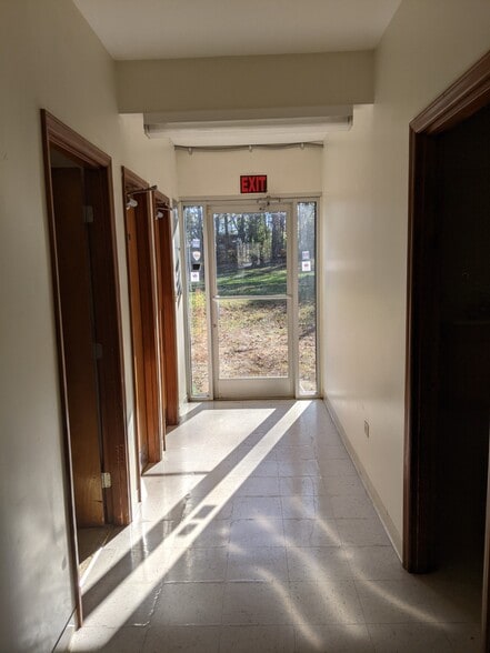 955 Meadowbrook Rd, Asheboro, NC for lease - Interior Photo - Image 3 of 16