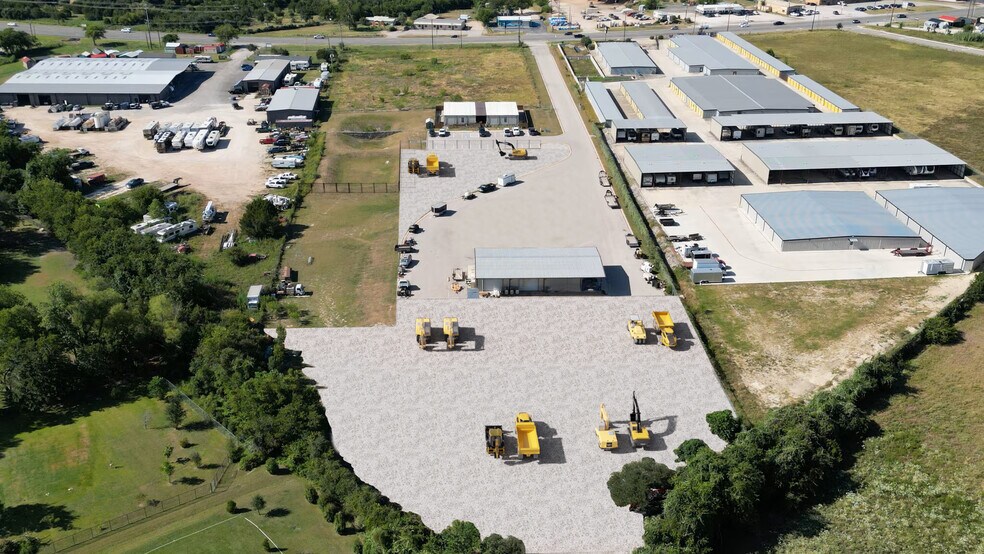 14752 State Highway 29 hwy, Liberty Hill, TX à louer - Photo du bâtiment - Image 1 de 11