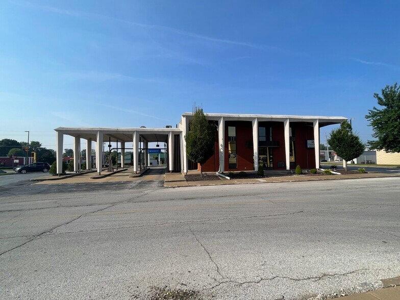 3347 Quincy Mall, Quincy, IL à louer - Photo du bâtiment - Image 2 de 4