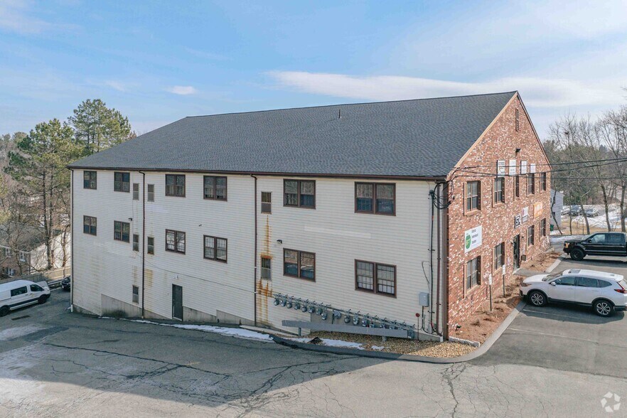 574 Boston Rd, Billerica, MA à louer - Photo du bâtiment - Image 3 de 5