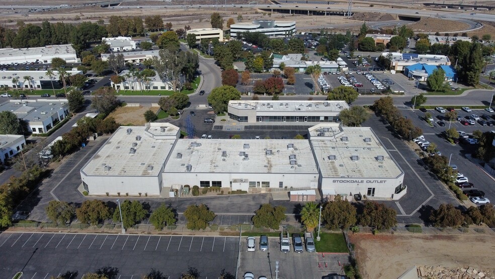 5123-5143 Office Park Dr, Bakersfield, CA à louer - Photo du bâtiment - Image 2 de 2