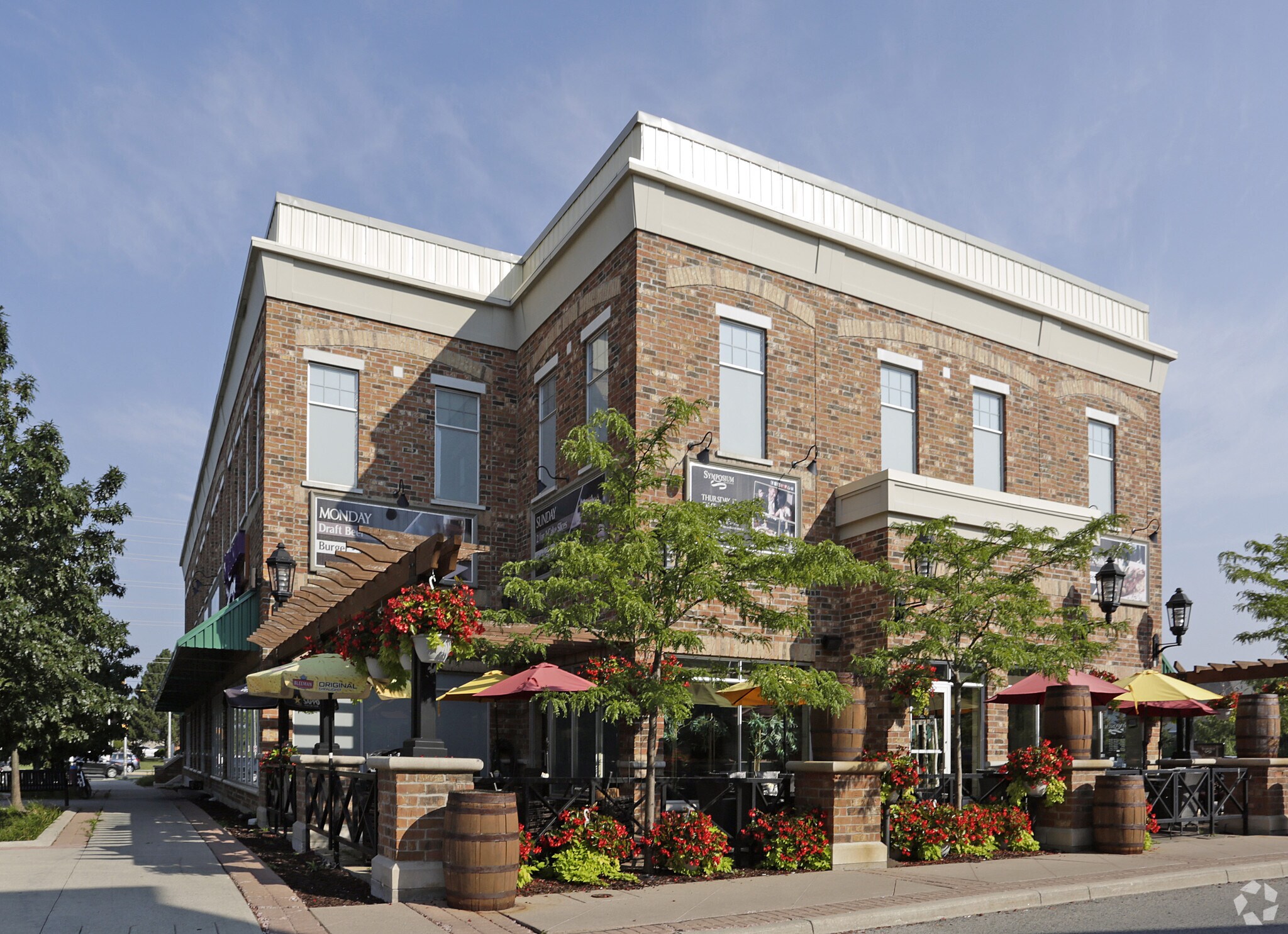 611 Holly Ave, Milton, ON for sale Primary Photo- Image 1 of 1