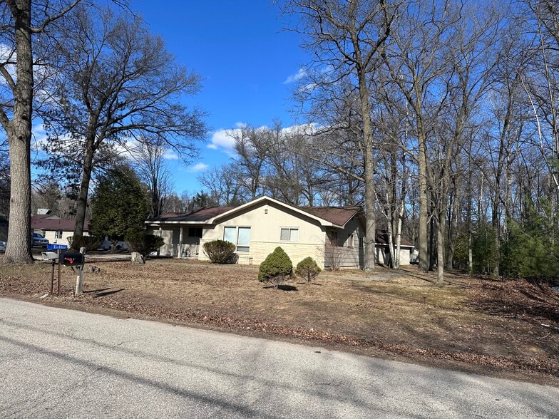 620 Harper Ave, Peshtigo, WI à vendre - Photo du bâtiment - Image 3 de 35