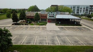 Plus de détails pour 535 Lakeview Pky, Vernon Hills, IL - Commerce de détail à vendre