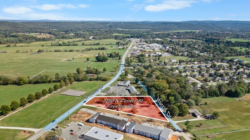 2280 N Center St, Fayetteville, AR à vendre - Photo du bâtiment - Image 3 de 14