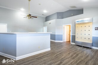 328 Highland Park Dr, Richmond, KY for lease Interior Photo- Image 2 of 14