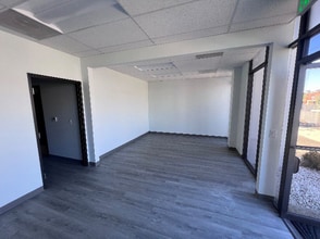 7020 Hayvenhurst Ave, Van Nuys, CA for lease Interior Photo- Image 1 of 9
