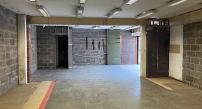 24 Market Pl, Bloxwich for lease Interior Photo- Image 2 of 2