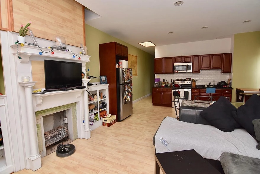 4631 Locust St, Philadelphia, PA à vendre - Photo intérieure - Image 3 de 7