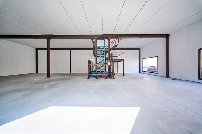 More details for Calle Almuñécar, 221, Albolote - Industrial for Lease