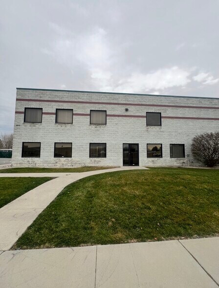 585-597 W 9400 S, Sandy, UT à louer - Photo du bâtiment - Image 3 de 16