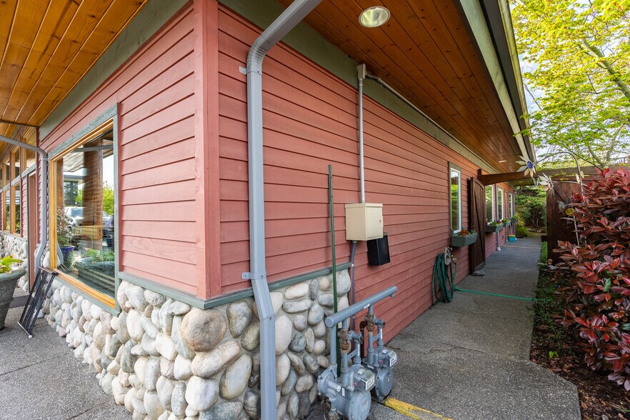 3136 Squalicum Pky, Bellingham, WA à vendre - Photo du bâtiment - Image 3 de 40