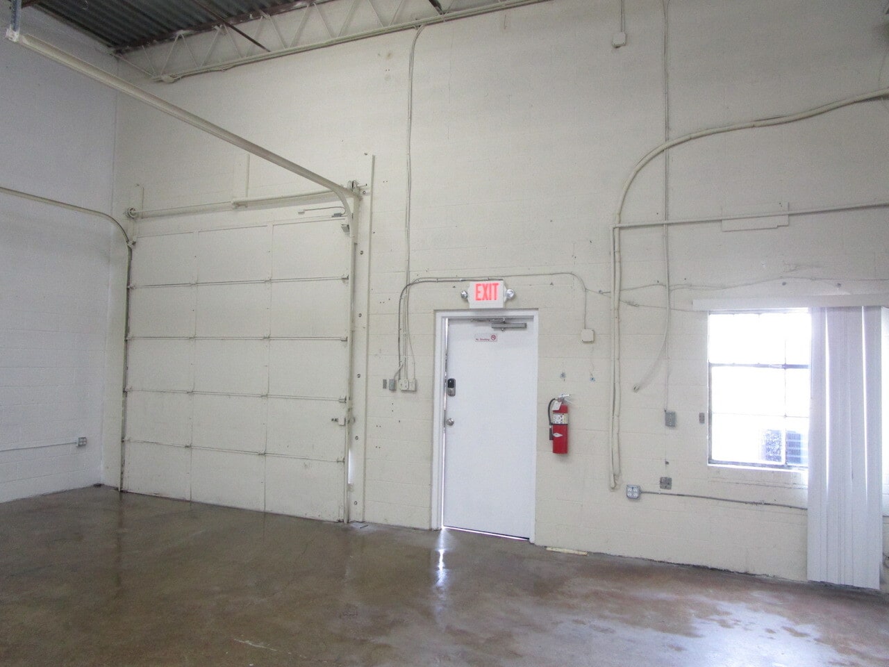 7241-7257 Gabe Ct, Manassas, VA for lease Interior Photo- Image 1 of 3