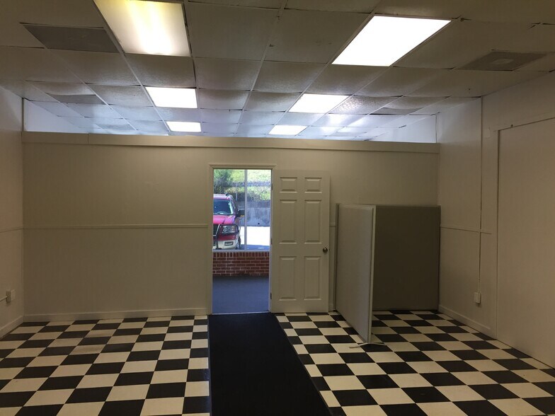 309 Main St, Garden City, GA à louer - Photo du bâtiment - Image 3 de 10