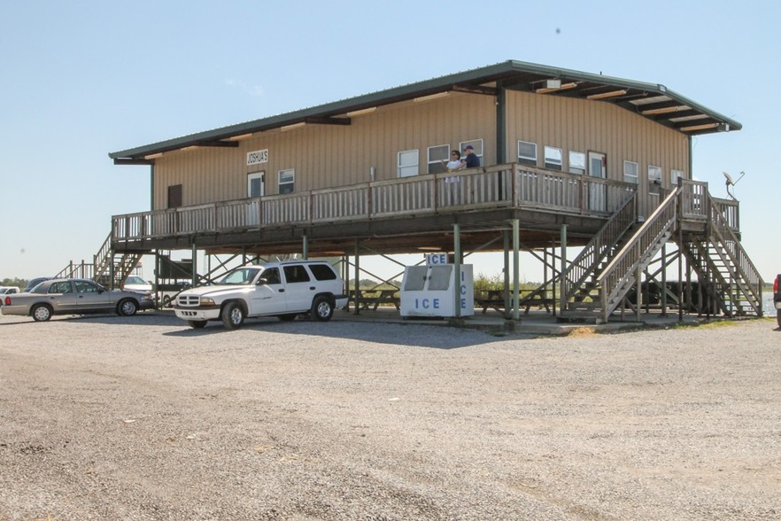 309 Buras Boat Harbor Rd, Buras, LA for sale - Building Photo - Image 1 of 1