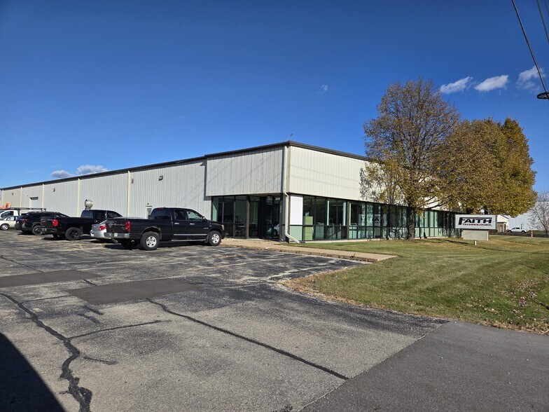 2146-2140 W Pershing St, Appleton, WI à vendre - Photo principale - Image 1 de 1