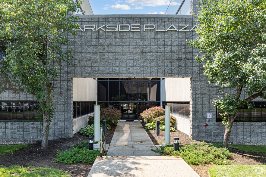 1600 Saint Georges Ave, Rahway, NJ à louer - Photo du bâtiment - Image 3 de 30