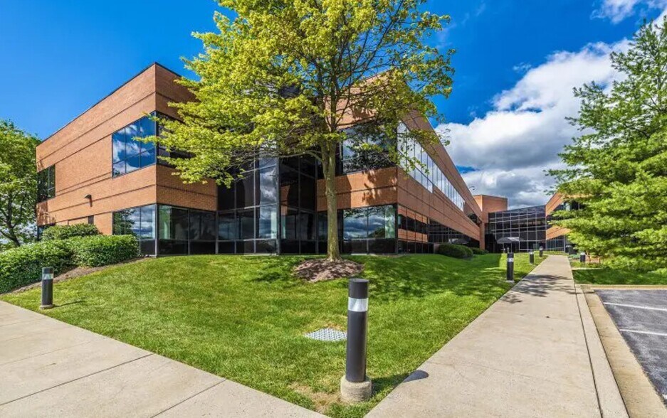 5280 Corporate Dr, Frederick, MD à louer - Photo du bâtiment - Image 2 de 7